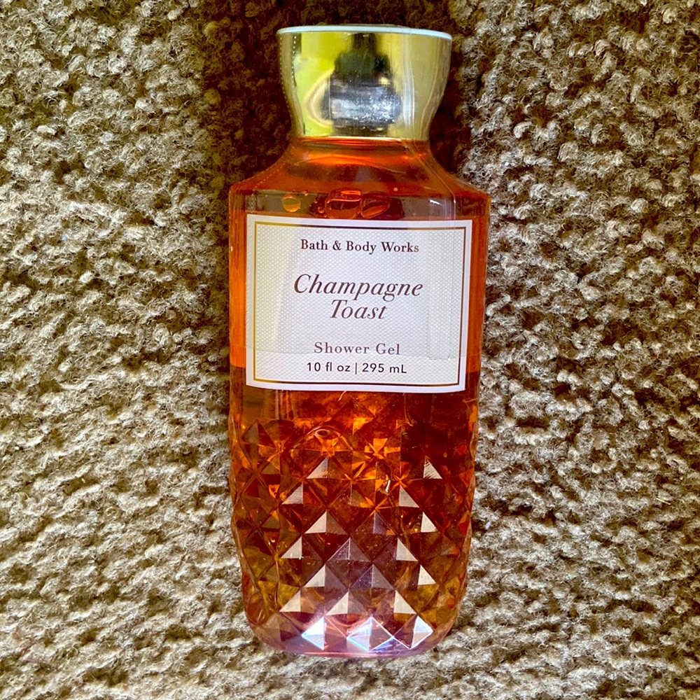 Never used sealed shower gel from Bath & Body Works. Smells wonderful!